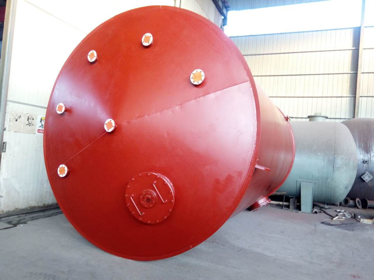 如何保證襯塑設(shè)備的防火性能？